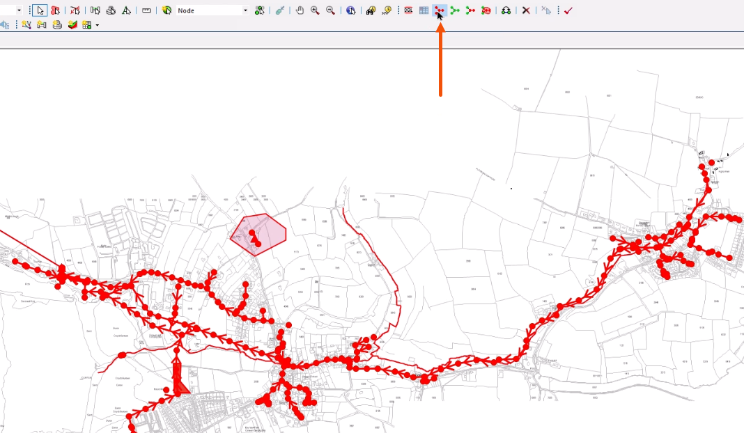 On the Selection toolbar, Select all objects being clicked and called out with a red arrow, and in the GeoPlan, all objects selected and displayed in red.