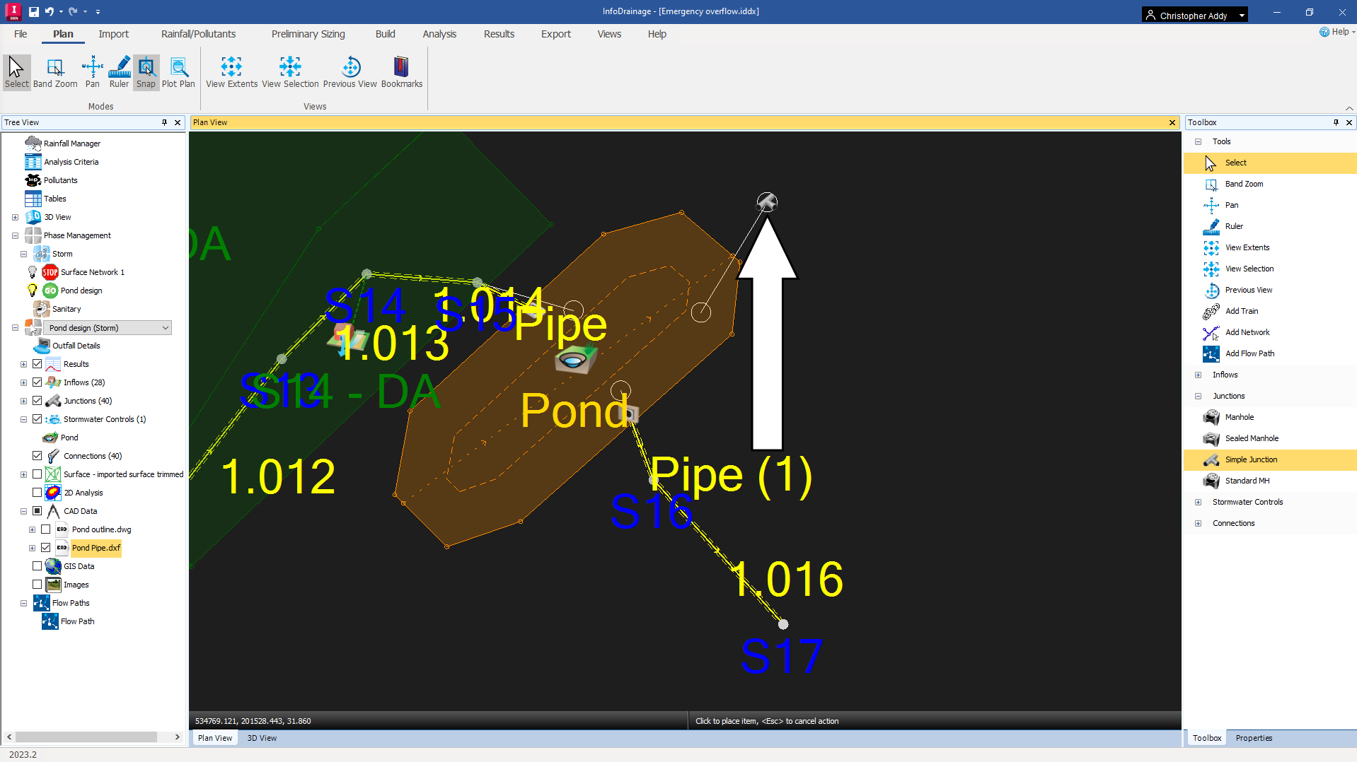 A screenshot of the InfoDrainage interface, with the Plan View showing the pond and the Simple Junction icon called out.